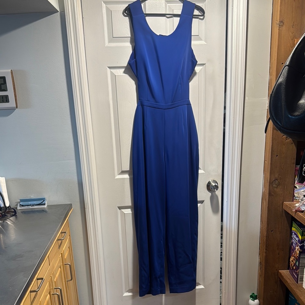 Women’s dressing jumpsuit.